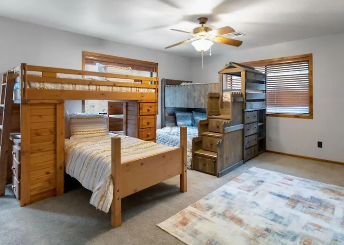 Large Groups Sleeps 20 Must Holiday home *