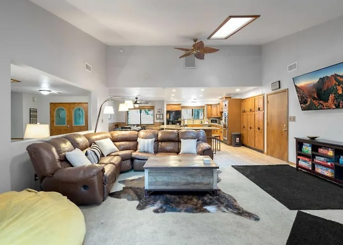 Large Groups Sleeps 20 Must Holiday home